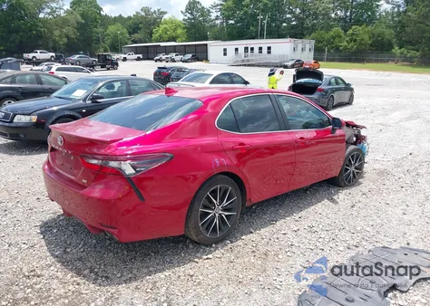 2021 Toyota Camry Se z USA, uszkodzony, nr VIN 4T1G11AK3MU461060